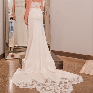Istanbul by Blue By Enzoani Wedding Dress